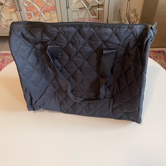 Quilted Weekender Bag in Black- Brand New! - Picture 4 of 7